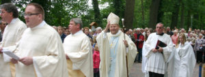 Bischof Franz-Josef Bode bei der Wallfahrt nach Wietmarschen im Jahr 2011 Bischof Franz-Josef Bode bei der Wallfahrt nach Wietmarschen im Jahr 2011, Bild: kirchenbote.de