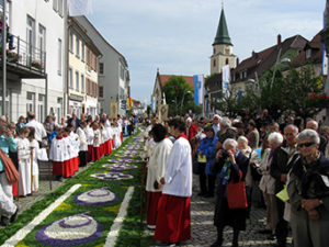 Blumenteppich in Hüfingen (Bild: commons.wikimedia.org, Andreas Schwarzkopf)