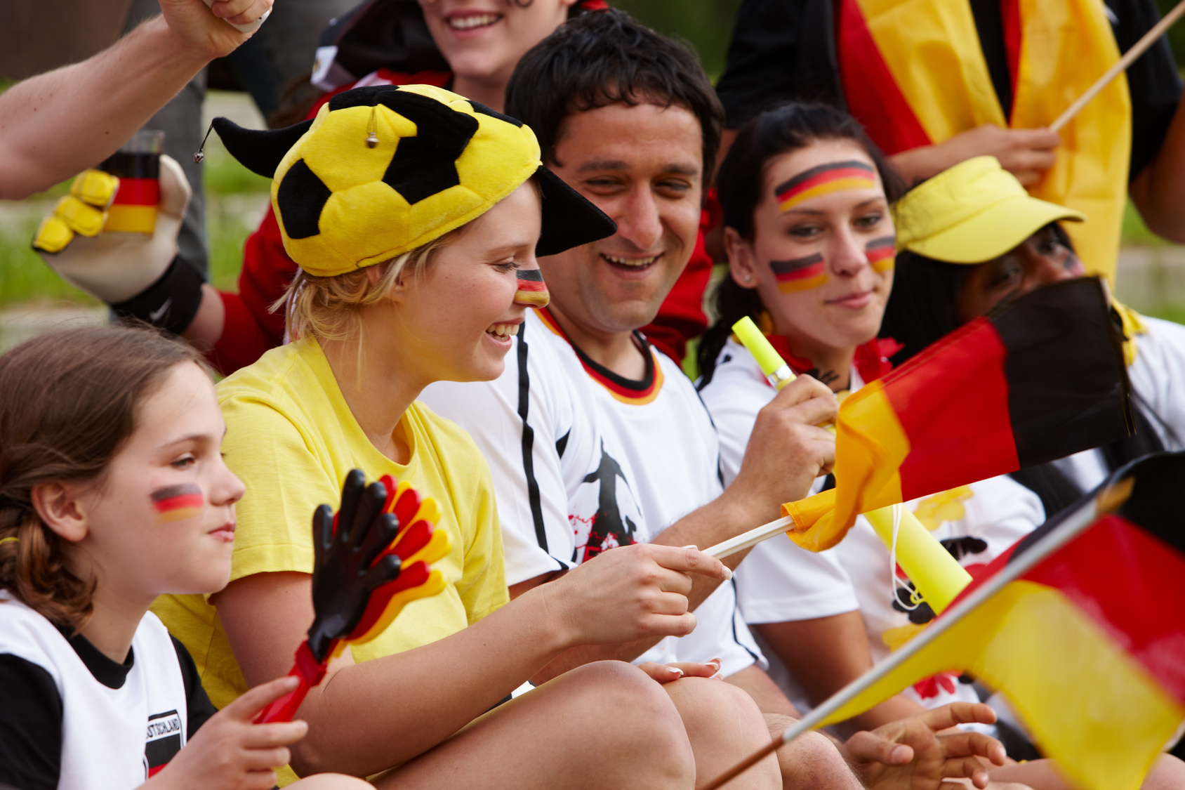 Fußballfans in Schwarz-Rot-Gold