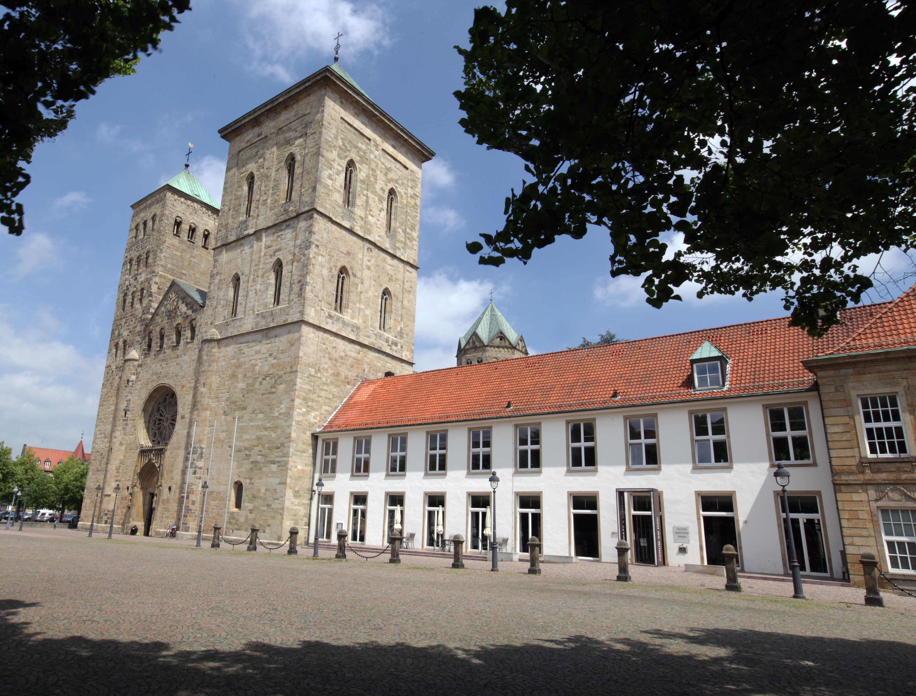 Dom St. Petrus Osnabrück mit Forum am Dom
