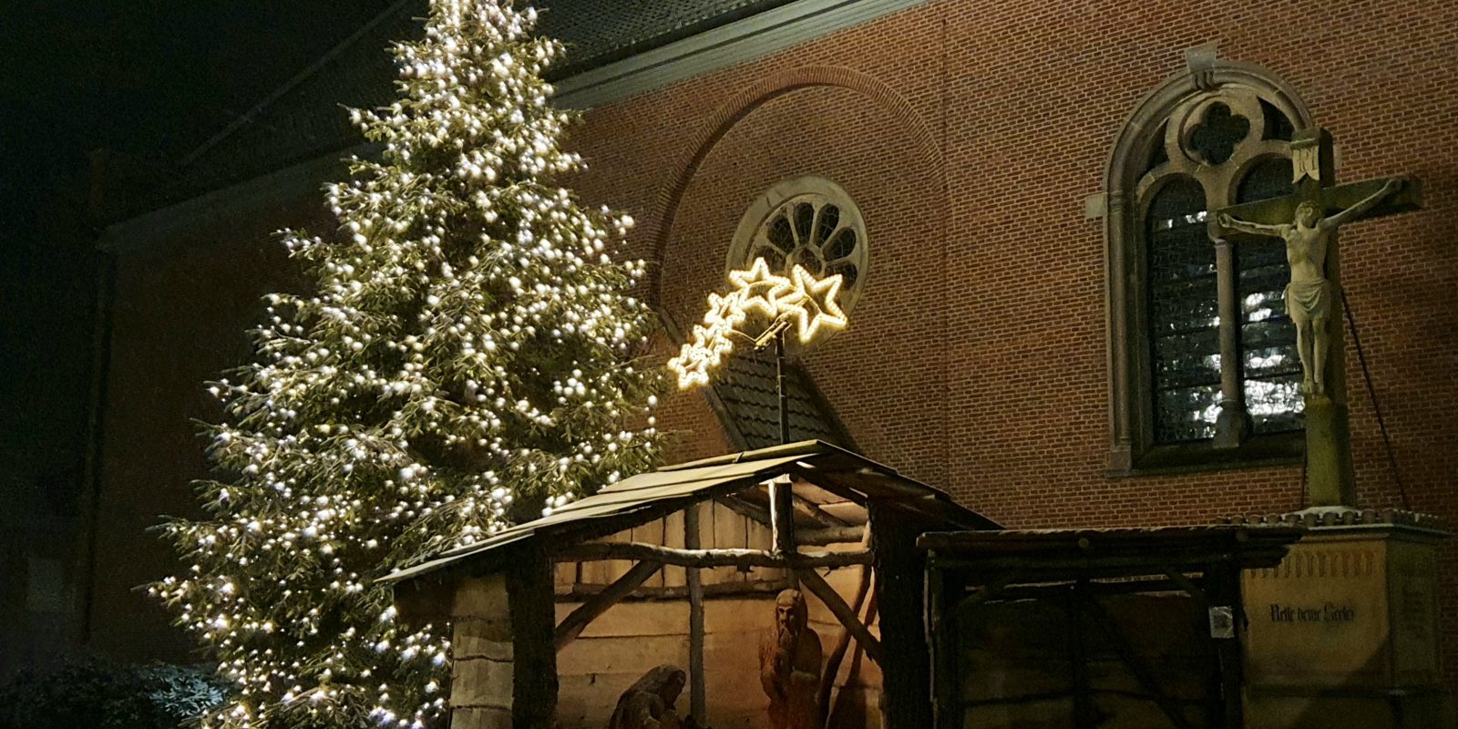 Krippe vor der Kirche St. Sixtus in Werlte