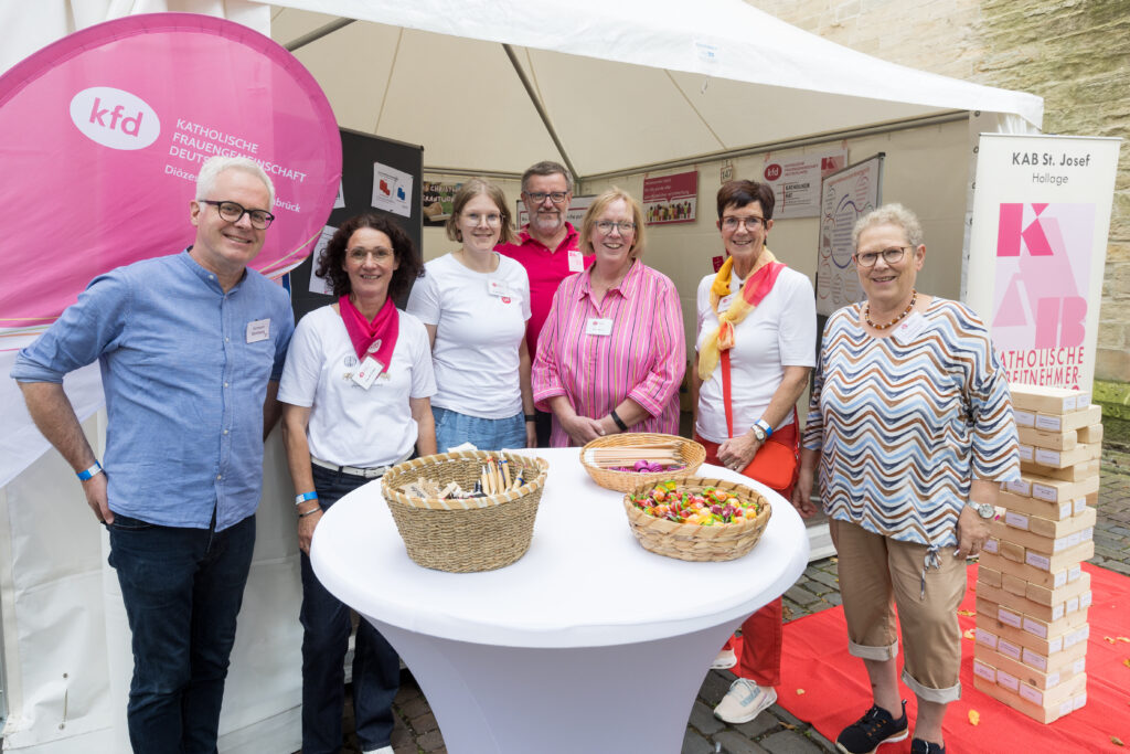 Auf der Meile der Kirchen- und Religionsgemeinschaften waren auf KAB, kfd und der Katholikenrat vertreten.