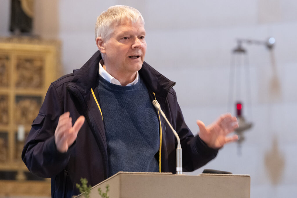 Dechant Thomas Burke bei der Auftaktveranstaltung des Dekanatsprozesses in Emsland-Süd