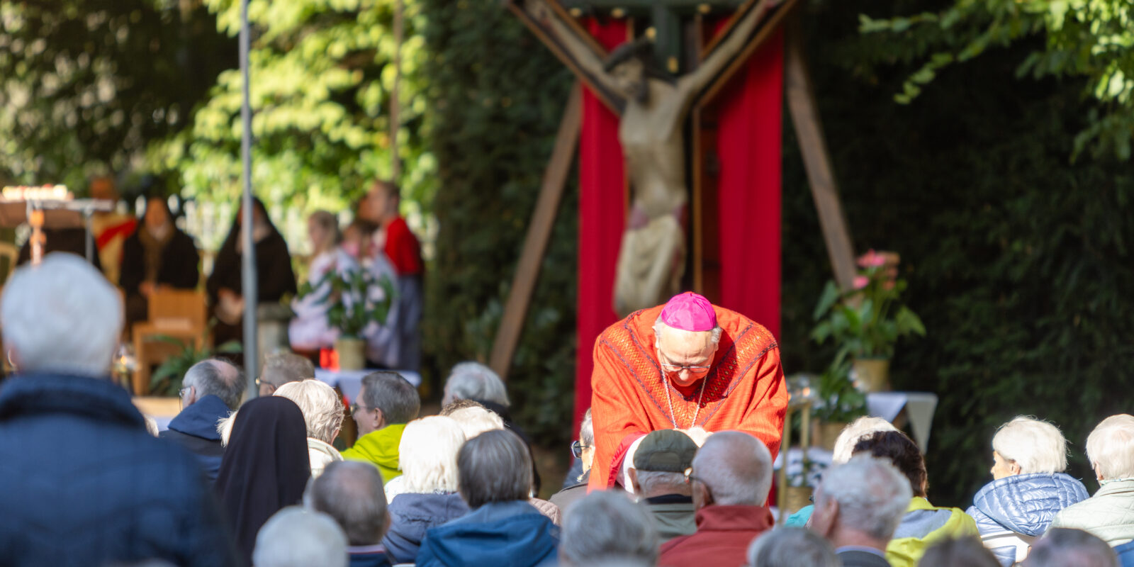 Krankensegen beim Gottesdienst der Krankenwallfahrt auf Kloster Lage
