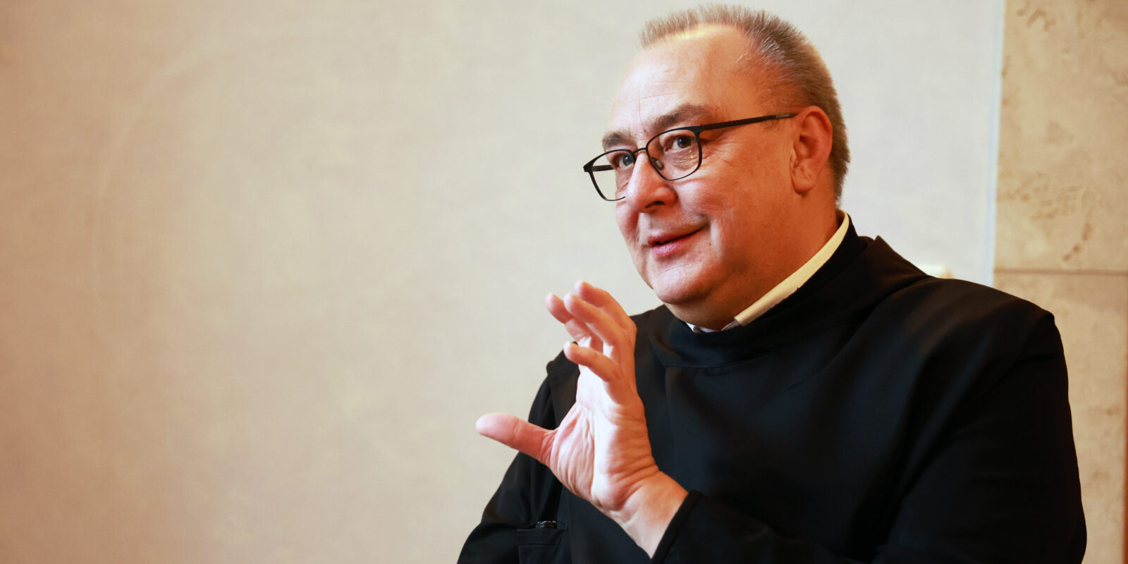 Bischof Dominicus Meier OSB während eines Interviews mit der Redaktion des Kirchenbotens