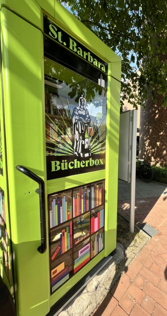 Barbaragarten Bücherschrank