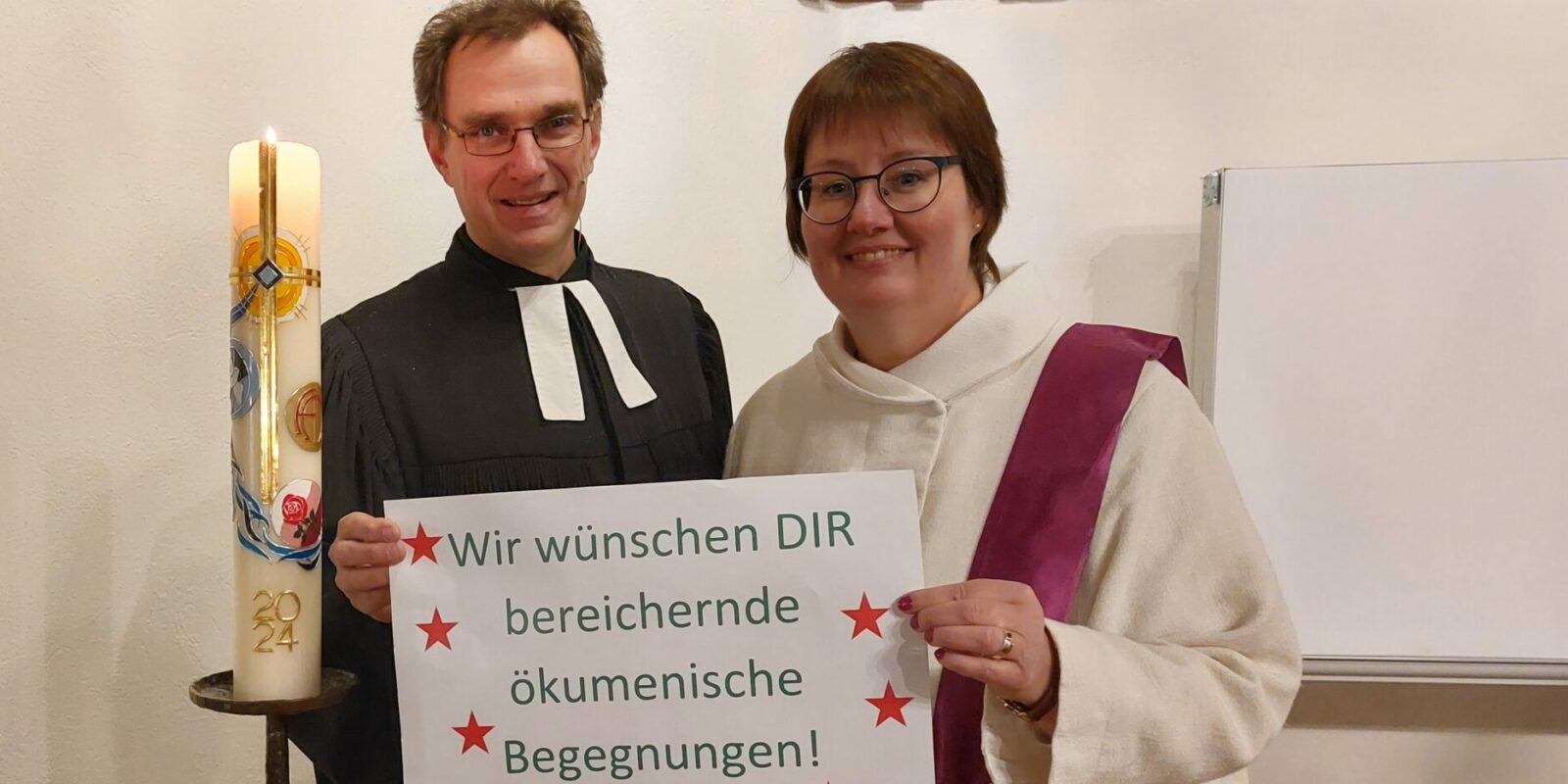 Elmar Orths und Birgit Hosselmann mit Wunsch für den Adventskalender