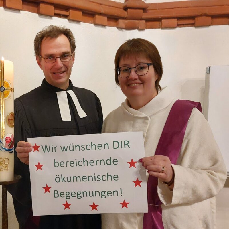 Elmar Orths und Birgit Hosselmann mit Wunsch für den Adventskalender