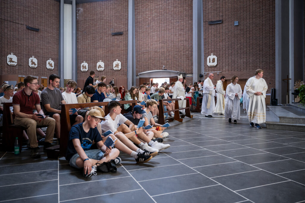 Eröffnungsgottesdienst der Ministrant*innen aus dem Bistum Osnabrück bei der Wallfahrt nach Rom