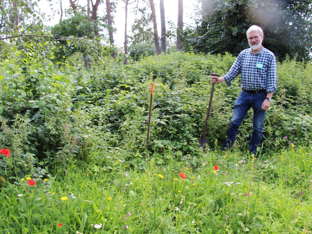 Ulrich Meyer im Garten