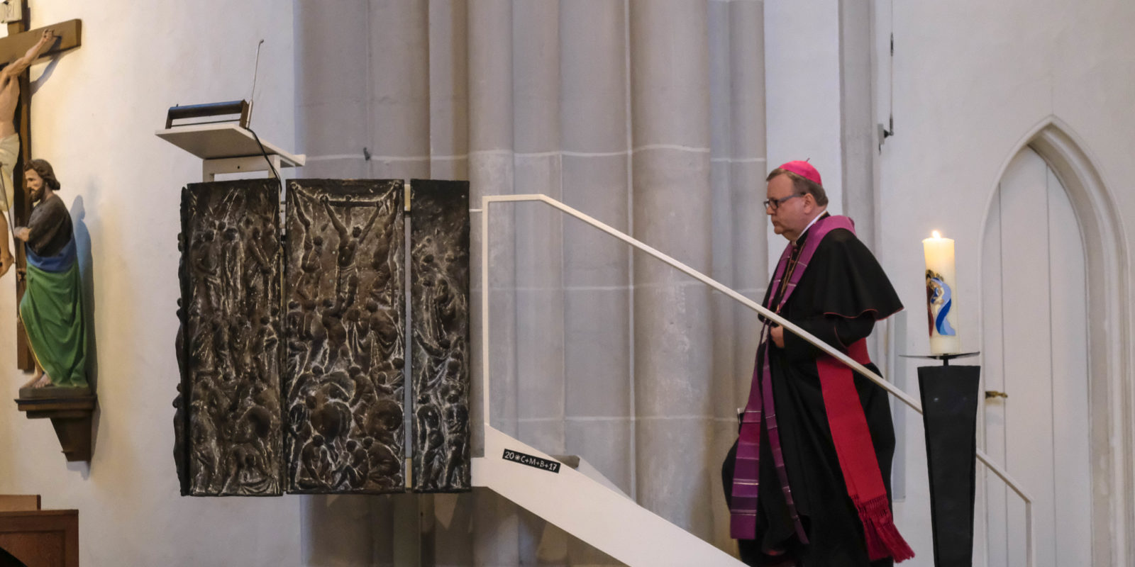 Bischof Bode in der Katharinenkirche Osnabrück