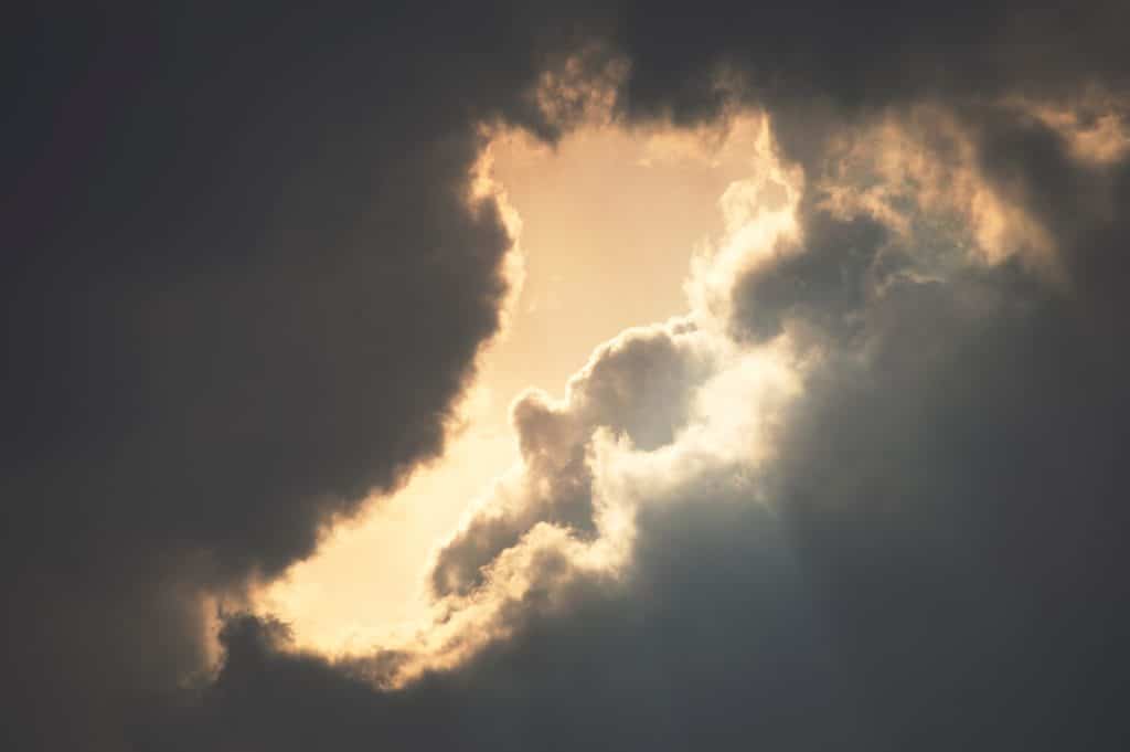 Wolken und Licht am Himmel