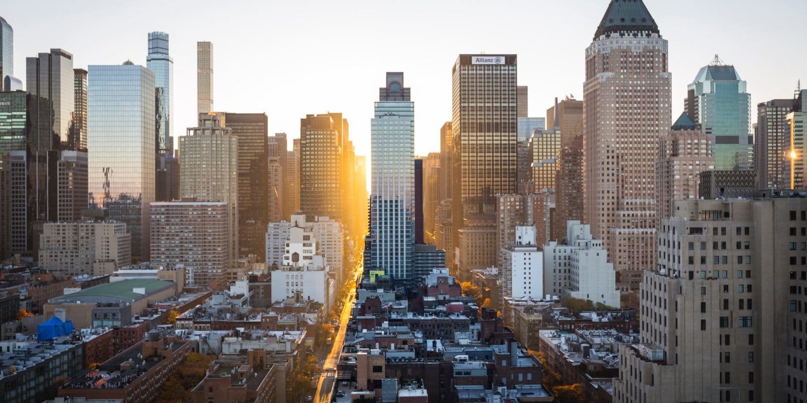 Eine Stadt in der Morgensonne