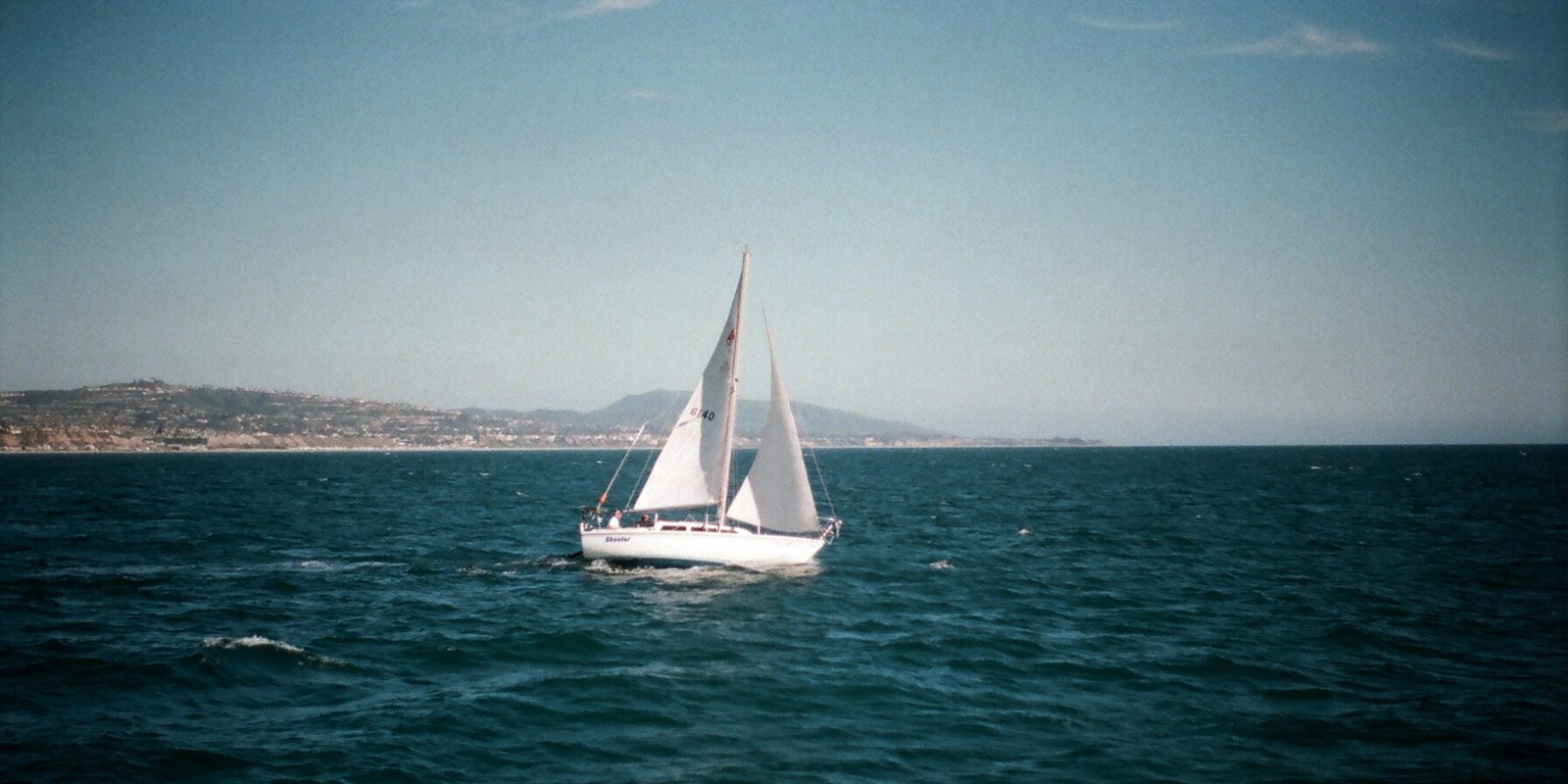 Segelboot auf dem Meer