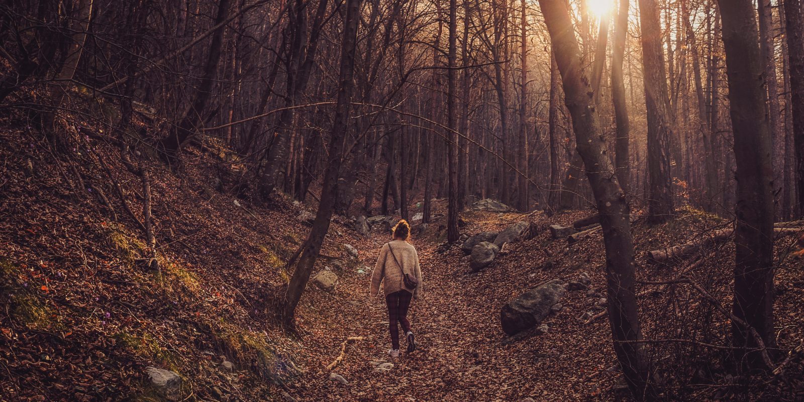 Frau im Wald