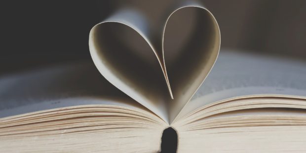 Herz aus Buchseiten