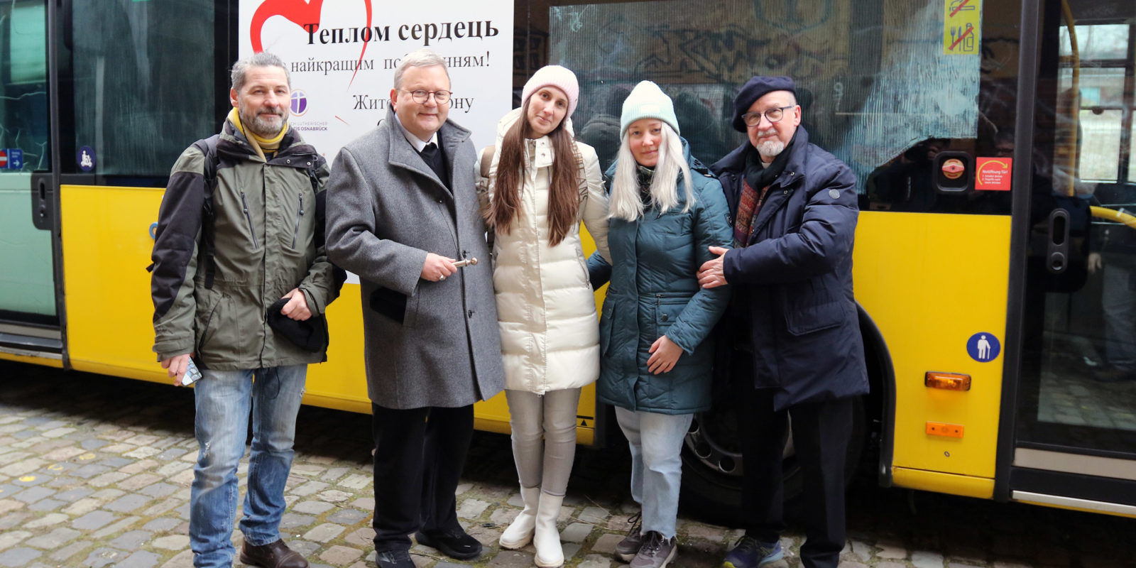 Bischof spendet Segen für Wärmebusse