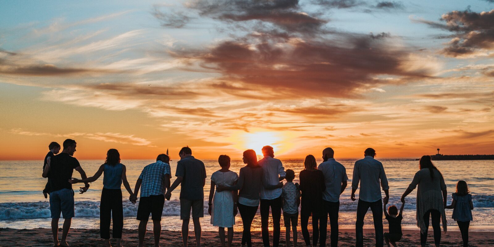 Großfamilie am Strand