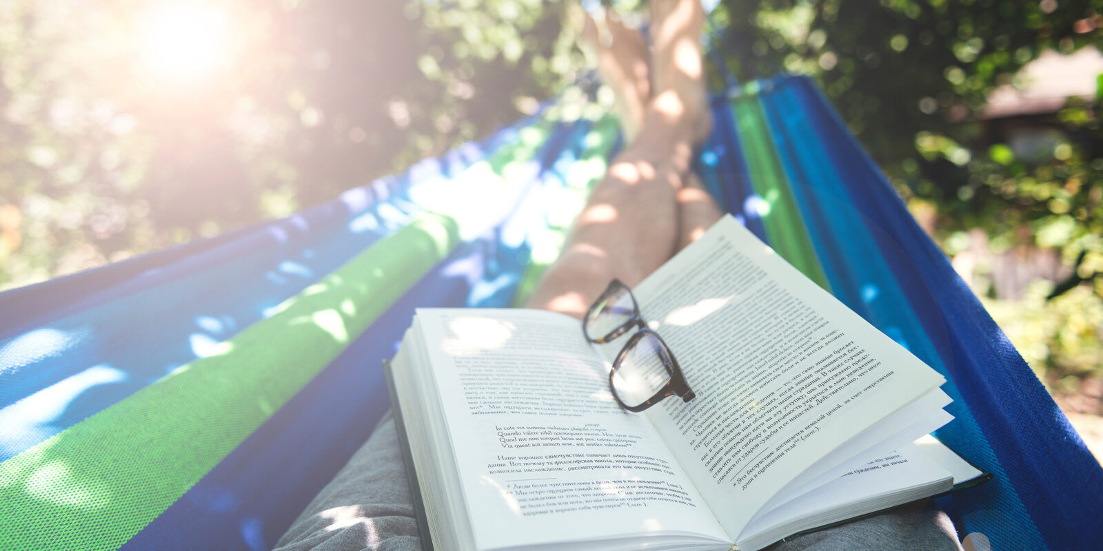 Lesen in der Hängematte