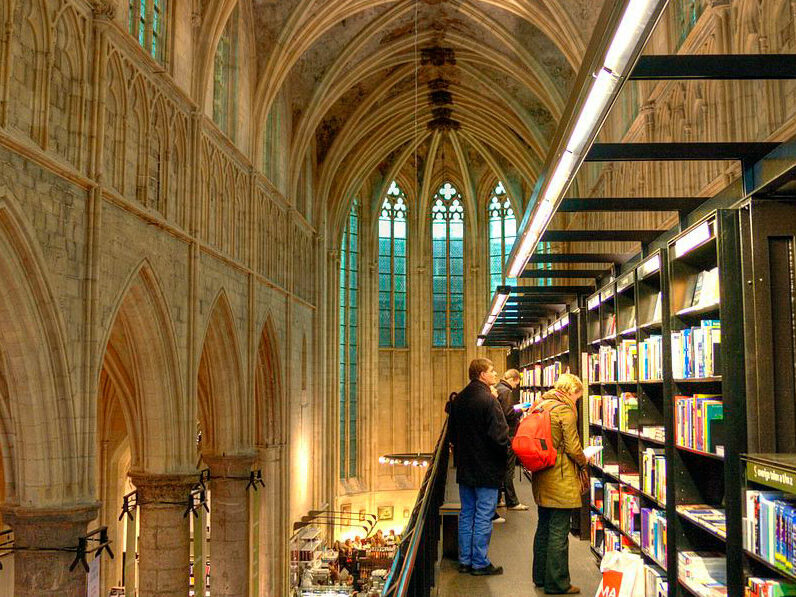 Bücherladen in der Dominikanerkirche Maastricht