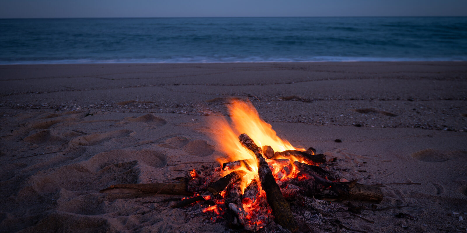 Lagerfeuer am Strand