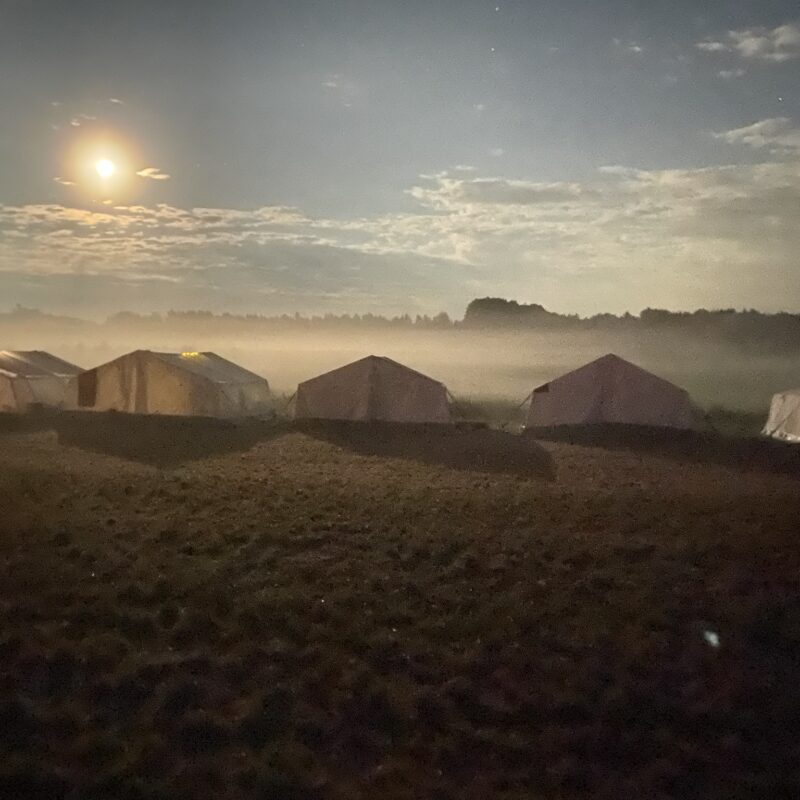 Zeltlager St. Marien, Biene mit Nebel und Vollmond