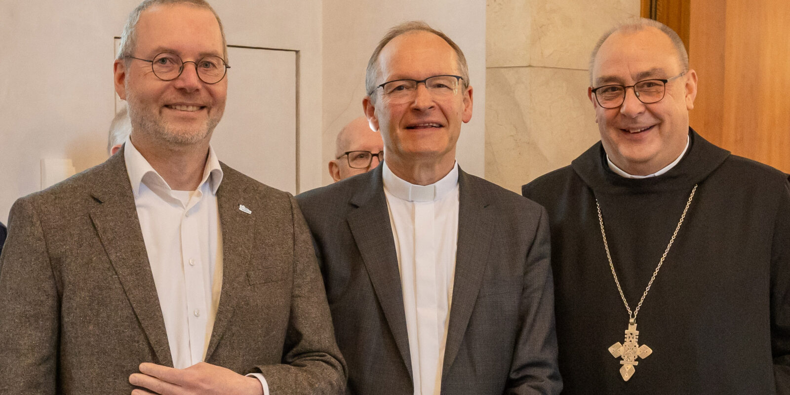 Bei der Verabschiedung von Ulrich Beckwermert als Generalvikar (Mitte) Bruno Krenzel und Bischof Dominicus (von links).