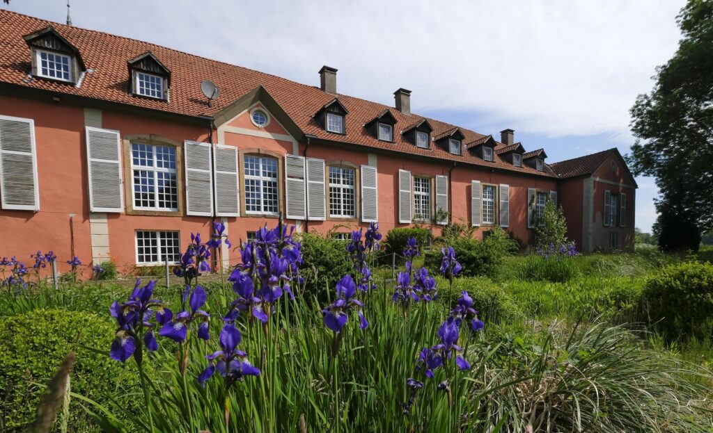 Kloster Lage