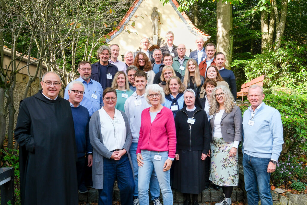 Der neue Diözesanpastoralrat mit Bischof Dominicus Meier OSB (vorne links).