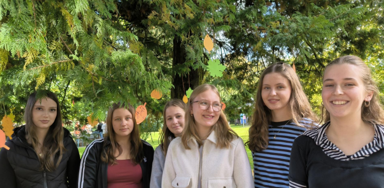 eine Gruppe Jugendlicher